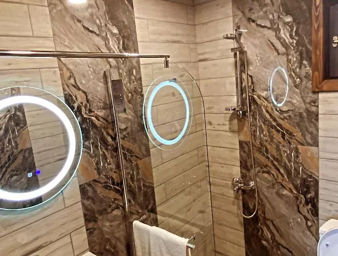 Πανσιόν In 3*